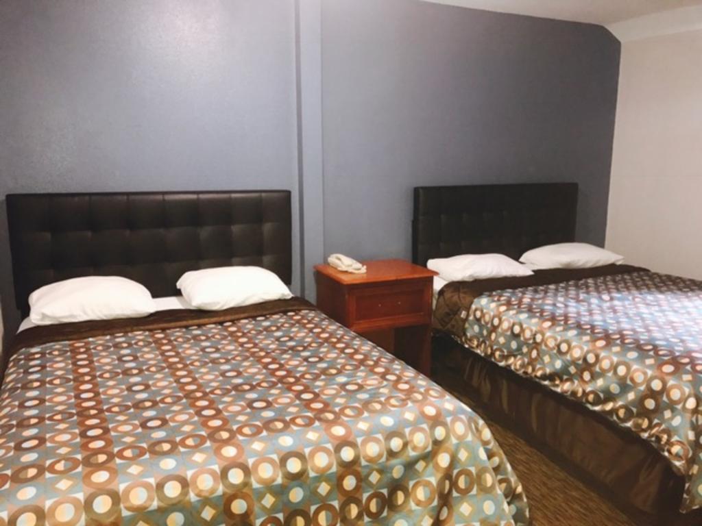 Kings Row Inn Милуоки Екстериор снимка