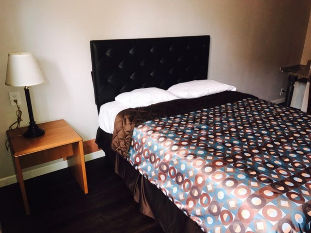 Kings Row Inn Милуоки Екстериор снимка