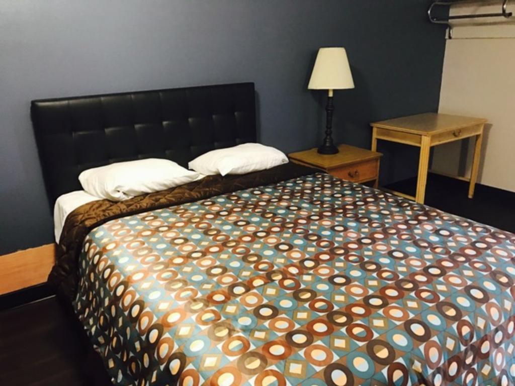 Kings Row Inn Милуоки Екстериор снимка