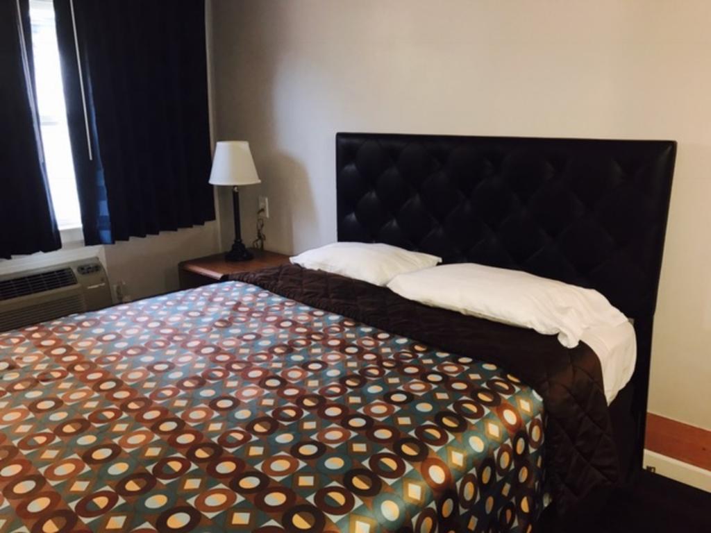 Kings Row Inn Милуоки Екстериор снимка