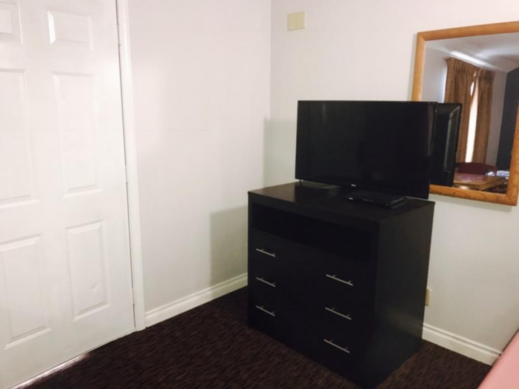 Kings Row Inn Милуоки Екстериор снимка